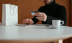 Cara Aman Belanja Barang dari Luar Negeri dengan Jasa Pembelian, Keuntungan Daftar Paylater untuk Transaksi di Berbagai E-Commerce
