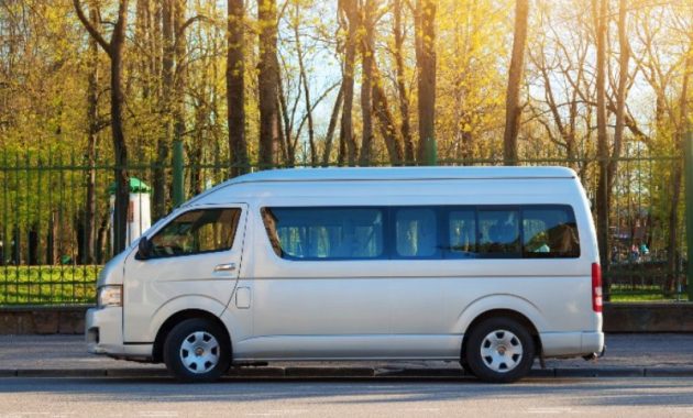 Sewa mobil Hiace Jakarta adalah layanan penyewaan kendaraan yang menyediakan van Hiace yang luas dan nyaman untuk perjalanan di wilayah Jakarta