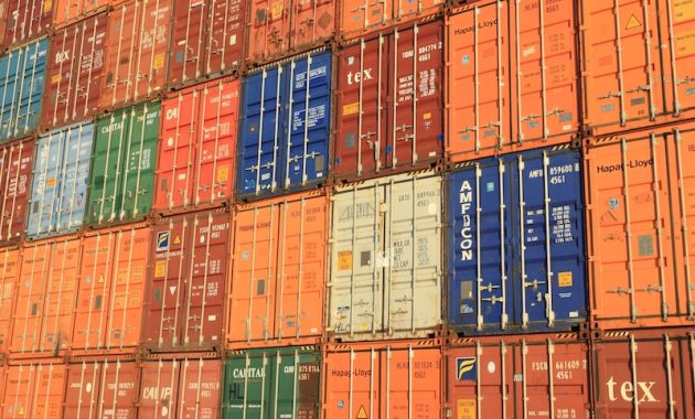 Ekspedisi Jakarta ke Pekanbaru adalah layanan pengiriman barang dan logistik yang menghubungkan ibu kota Indonesia, Jakarta, dengan kota Pekanbaru di Provinsi Riau