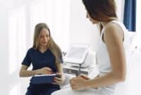 Metode Alami Mengobati Telinga Berair Dan Bau di Rumah